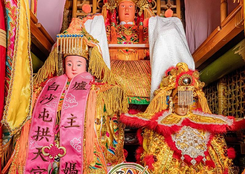 台灣新聞通訊社-獨家／四星警搶卡C位？護駕白沙屯媽祖遭推擠　爐主團員嘆：這不叫虔誠