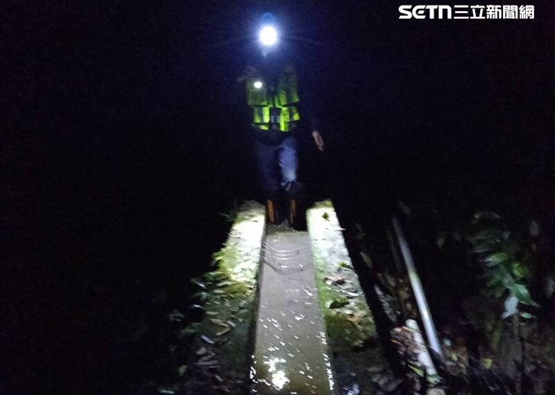 台灣新聞通訊社-缺水巡山泉水管竟成永別!苗栗54歲男失聯2日 驚見他卡溪溝身亡