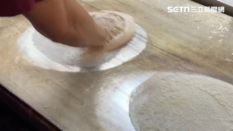 台灣新聞通訊社-春捲害百人中毒!專家「隱匿讓代價暴增10倍」 3句話送給老店