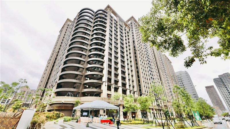 台灣新聞通訊社-準備抽社宅了!月租金最低免1萬 「土城員和2號」釋出135戶5月招租