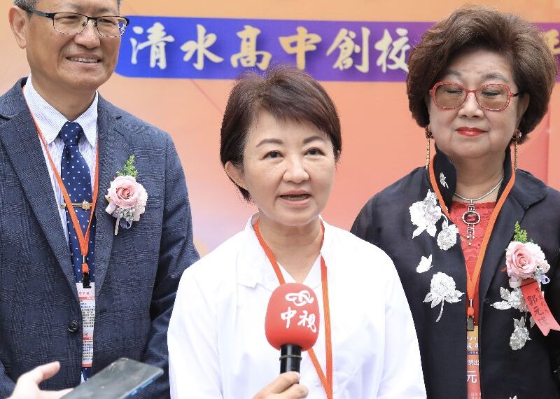 台灣新聞通訊社-柯文哲掃街疑被噴辣椒水　盧秀燕指示警方加速偵辦