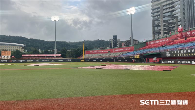 台灣新聞通訊社-中職／天母棒球場雨沒停　「龍猿戰」確定延賽！移至6月2日進行
