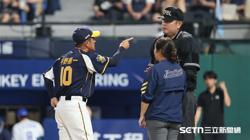 台灣新聞通訊社-中職／平野惠一上場抗議好壞球判決！　認為台灣遲早會導入ABS系統