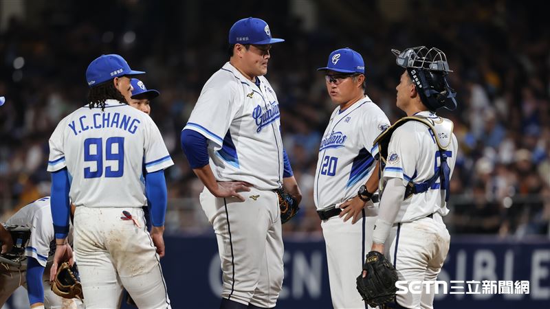 台灣新聞通訊社-中職/登板前看見南珉貞手比愛心 廖任磊守住危機形容「心臟都是熱的」