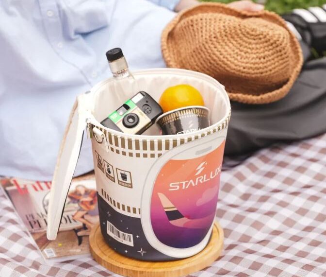 台灣新聞通訊社-星宇VS.日清超狂聯名「巨無霸泡麵包」竟藏免費機票！網暴動了