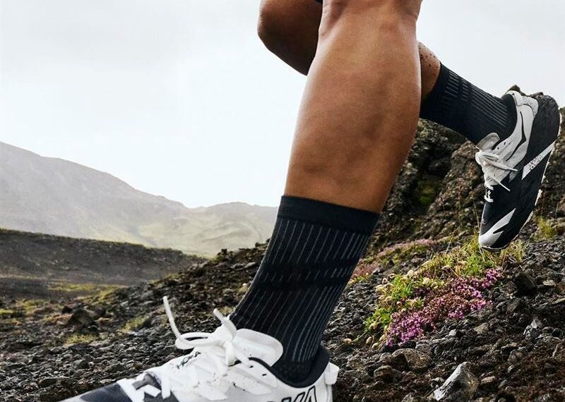 台灣新聞通訊社-赴日狂走腳痛救星？HOKA神級跑鞋4千元值得買嗎？網揭秘：試穿就知道