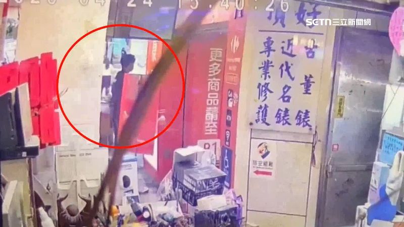 台灣新聞通訊社-北市銀行搶案！男持假槍挾持女經理千萬現鈔險遭劫　里長：曾是關懷對象