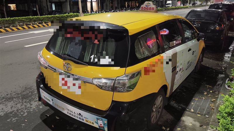 台灣新聞通訊社-笨賊拿西瓜刀搶劫計程車！運將「神操作」反鎖車門　警10分鐘火速逮人