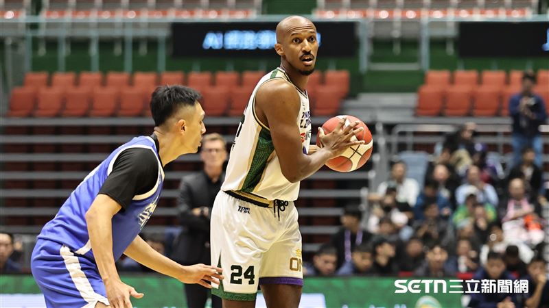 台灣新聞通訊社-TPBL/雲豹主場2連勝 克羅馬攻守全能獲選單週MVP!穩固聯盟龍頭寶座