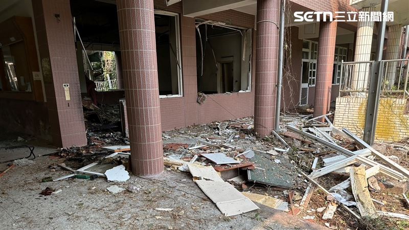 台灣新聞通訊社-羈押理由曝!校園當試爆場?2大學生炸1次威力太小…第2次把教室炸爛