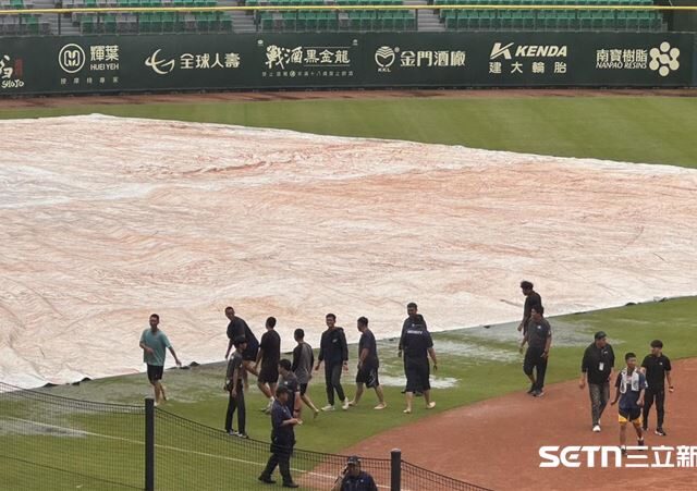 台灣新聞通訊社-中職／亞太棒球場水溝不能排水？　台南市體育局道歉了！