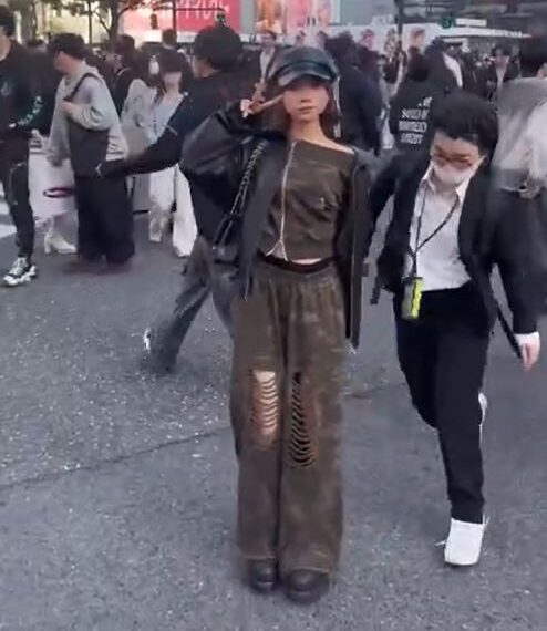 台灣新聞通訊社-日本撞人族吃鱉？攻擊遊客「當眾被逮驚恐求饒」畫面瘋傳