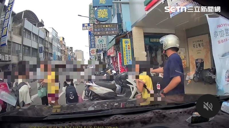 台灣新聞通訊社-苗栗毒蟲綁刀隨機砍3人判29年太輕! 擋刀正義哥憂成幫兇︰應終身監禁