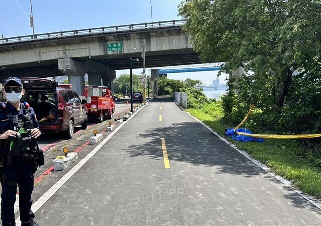 台灣新聞通訊社-新北警消搜救落水女！意外撈起65歲男性水流屍　家屬聞訊悲痛認屍