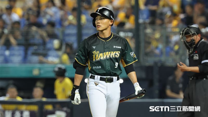 台灣新聞通訊社-中職／王柏融遭觸身球擊中後沒先發！續留一軍觀察狀況　雄鷹異動4上4下