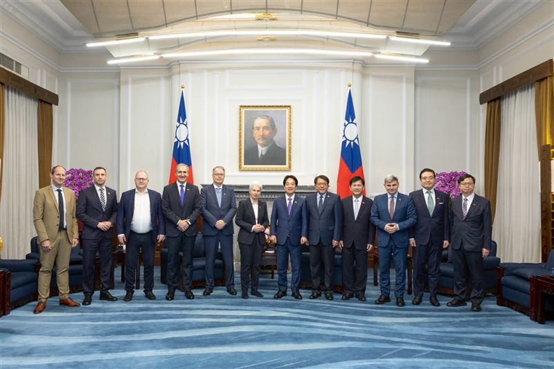 台灣新聞通訊社-國際訪團接力挺台　學者指「台海已成全球的兩岸」：應提升國防加強貢獻