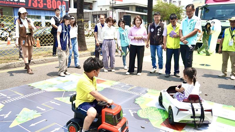 台灣新聞通訊社-兒童節2萬人「包圍縣府」屏東推「孩子作主」落實兒童參與權