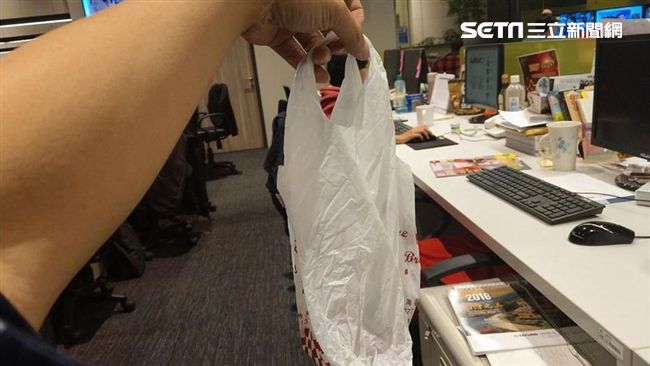 台灣新聞通訊社-全台塑膠袋之亂　經濟部、法務部應對一次看！遇囤貨、哄抬1專線可檢舉