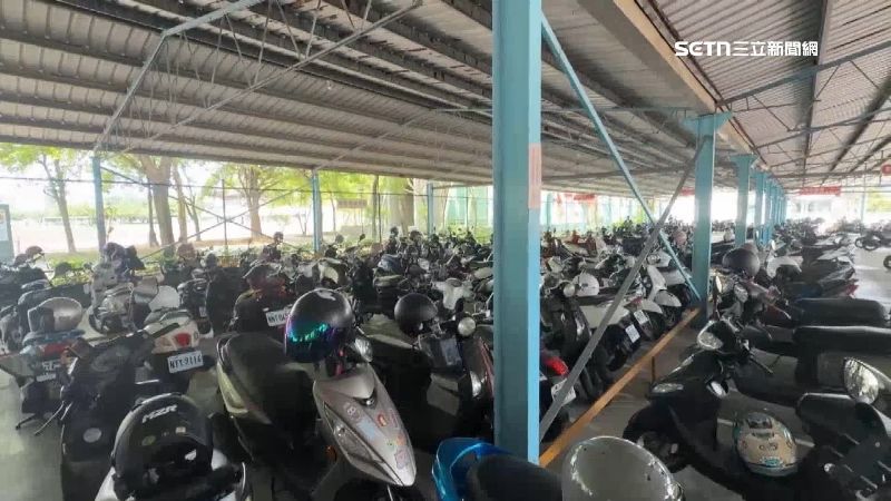 台灣新聞通訊社-付費停車還被鎖車！大學生車損慘噴3萬　校方回應了