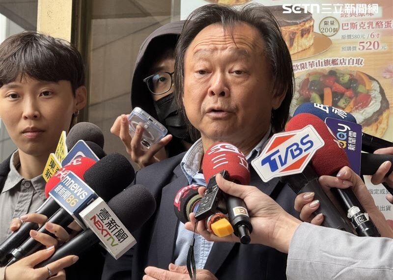 台灣新聞通訊社-柯文哲哽咽談陳佩琪跪著擦地「我家沒傭人」　王世堅：我太太也跪著打掃