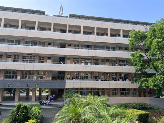 台灣新聞通訊社-四技二專統測缺考率6%！數學、專業科目二雙降　二技國英文也減少