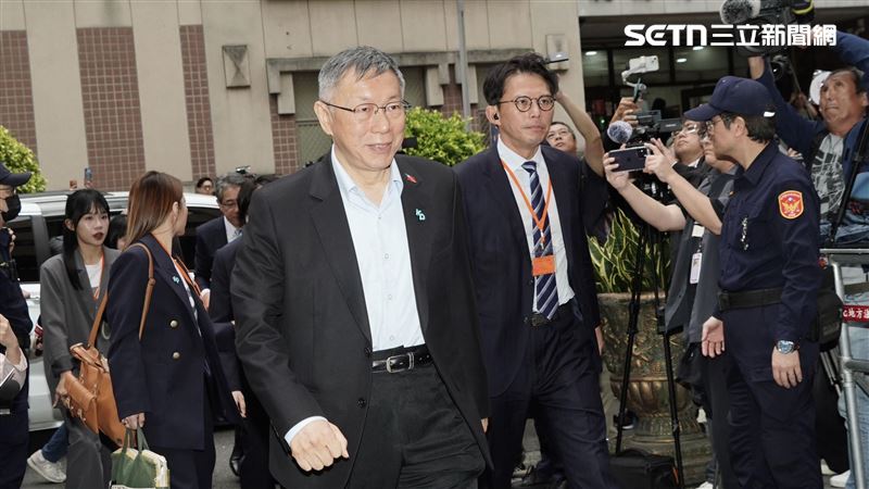 台灣新聞通訊社-「打瞌睡」畫面瘋傳！黃國昌嗆掐頭去尾：法院直播變成錄影帶