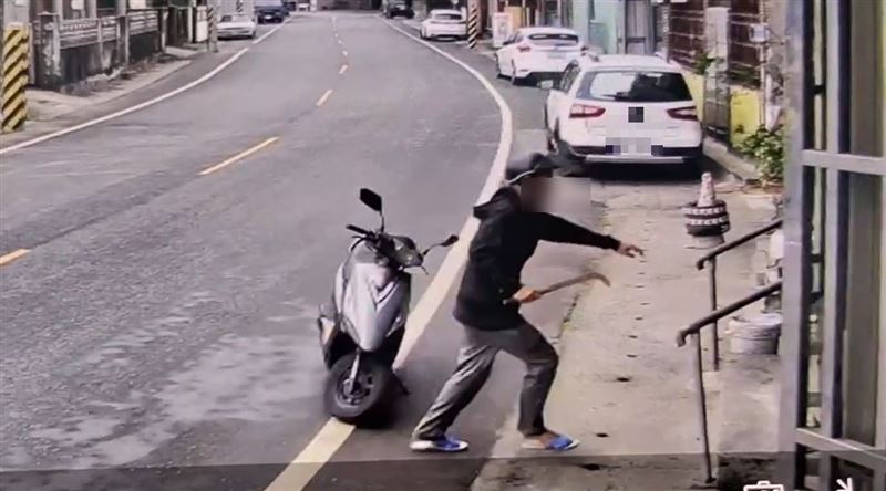 台灣新聞通訊社-南投兄弟雙亡！暴怒無業弟持鐮刀痛毆阿婆傷勢曝　聞死訊她拍手說1句