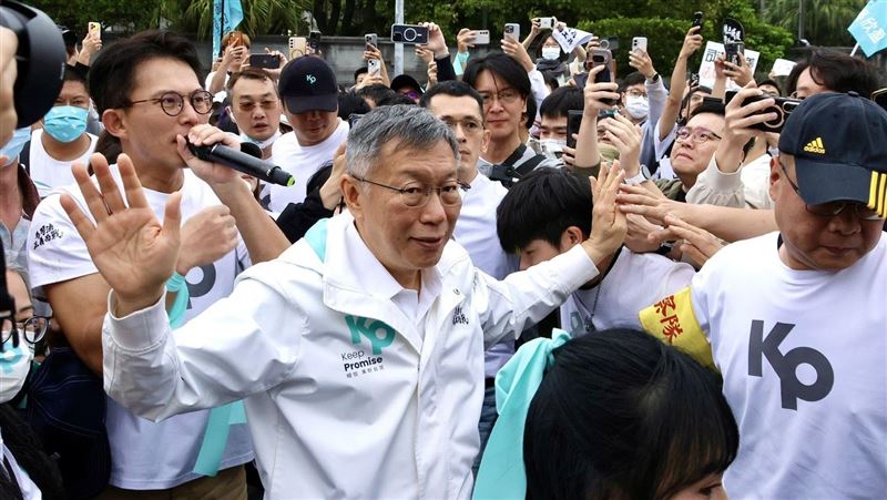 台灣新聞通訊社-藍白合選戰「兩個最不被信任的政治人物主導」！他曬民調：這件事更可笑