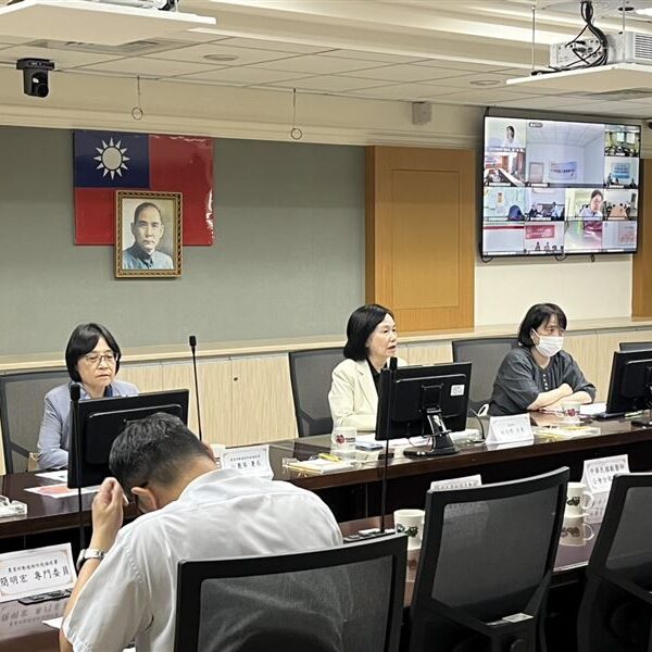 台灣新聞通訊社-快訊／寵物用藥新制喊卡！農業部今會議拍板「延後上路」原因曝