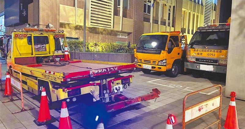 台灣新聞通訊社-拖吊蟑螂徒弟慘了！雙北到處犯案遭拘提　2前員工遭收押