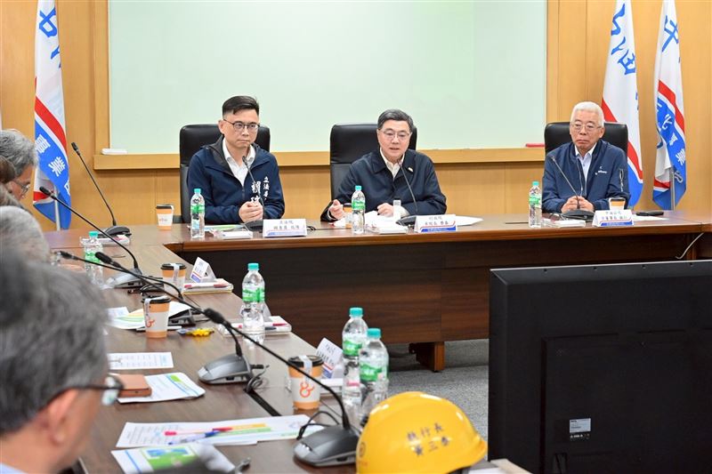 台灣新聞通訊社-解「塑膠袋之亂」！卓榮泰宣布5大措施，中油擴大生產、法務部嚴查囤積