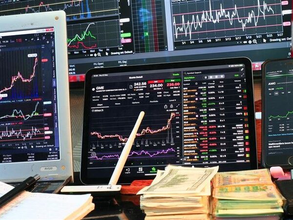 台灣新聞通訊社-股價飆太兇被盯上！3檔熱門股今遭「抓去關」　全部關到4月17日