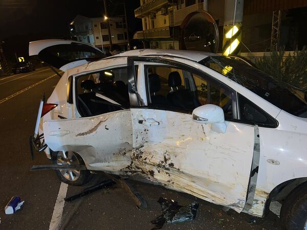 台灣新聞通訊社-6高中生「無照偷開車」夜衝撞爛車！車主家長恐噴6萬　又遭吊牌3月