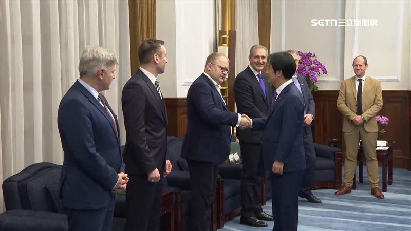 台灣新聞通訊社-「美、英、歐」重量級訪團接力抵台　國際盟友展現挺台！