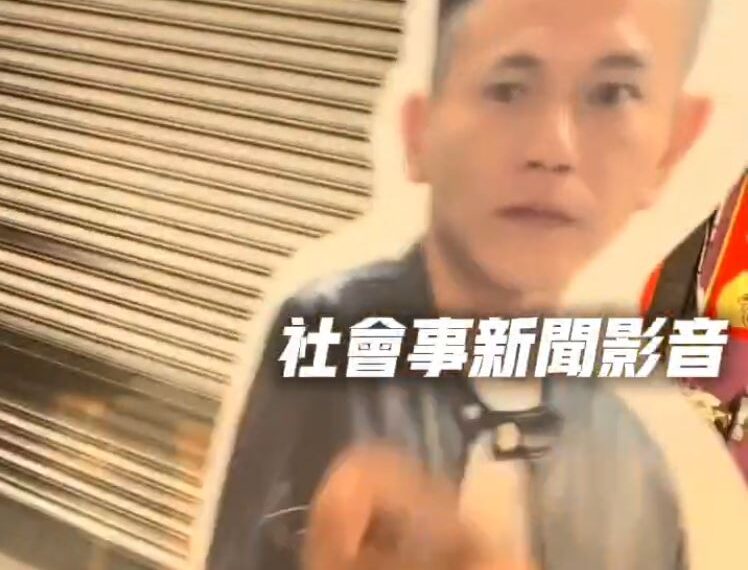 台灣新聞通訊社-台南女不爽⋯她持球棒衝永康家具店「砸倒AJ哥」：曹暐國，不知躲Ｘ小！