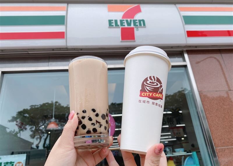 台灣新聞通訊社-2大超商「珍奶買1送1、買2送2」！　國際珍奶日優惠快收