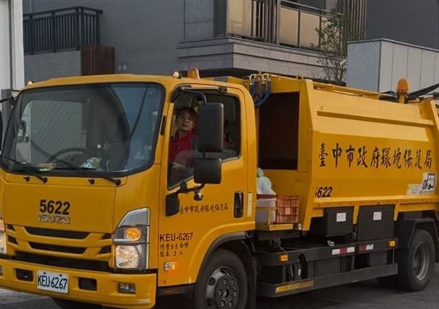 台灣新聞通訊社-台中近百噸廚餘無處去「當垃圾燒」、偷倒路邊水溝挨轟　環保局回應
