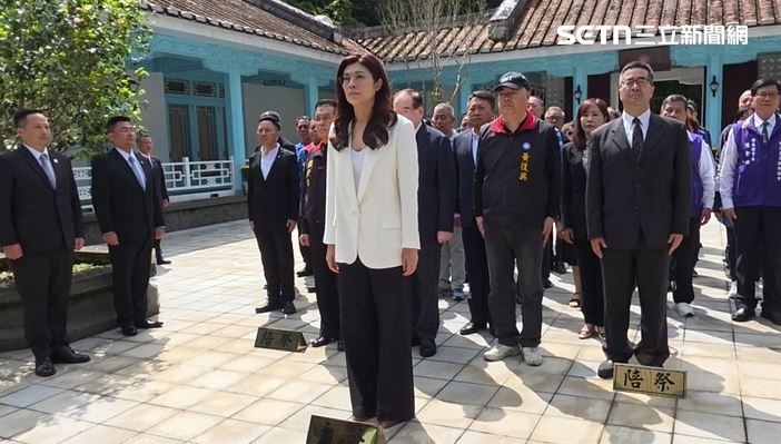 台灣新聞通訊社-蔣中正逝世51週年！鄭麗文赴慈湖陵寢獻花：盼總裁保佑訪中行圓滿成功