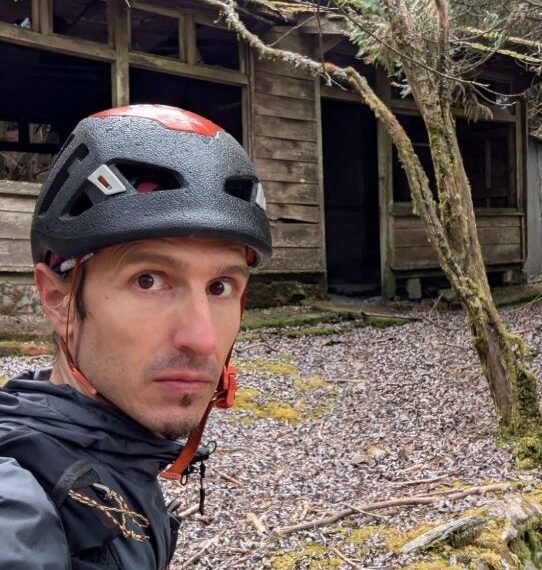 台灣新聞通訊社-跑山獸搜救收費10萬挨轟!謝金河揭救難協會內幕:恐踩到別人的利益