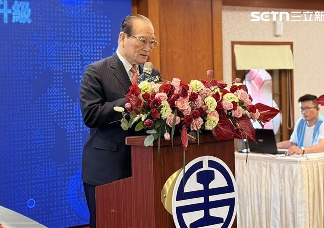台灣新聞通訊社-北車商場爭議「微風控不公」　台鐵董事長鄭光遠親自回應了