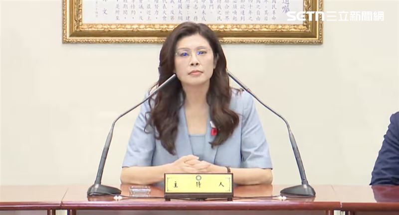 台灣新聞通訊社-將訪中會習近平！鄭麗文1句露餡　汪浩：國民黨要放棄「中華民國」了嗎