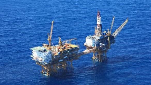 台灣新聞通訊社-【全球拉警報】油價飆每桶150美元！瑞銀示警：日圓恐貶破175極端價