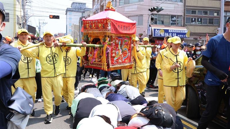 台灣新聞通訊社-為什麼看到媽祖會想哭？過來人曝：被撫慰的力量…天后小編揭真相