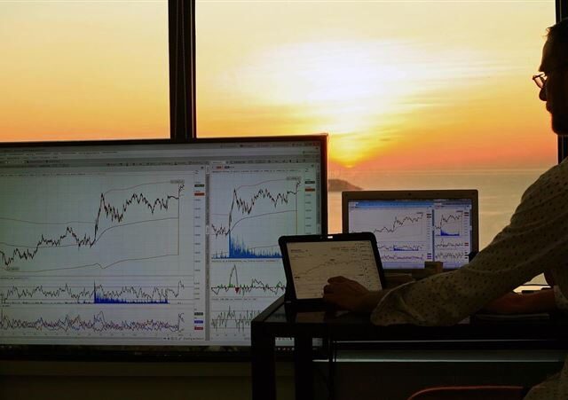 台灣新聞通訊社-台股盤前／中東僵局油價狂飆！台指夜盤跌142點　Fed按兵不動台股拚止跌