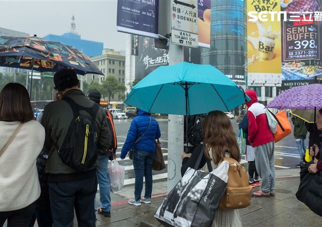 台灣新聞通訊社-今低溫探17度、全台有雨！勞動節連假天氣曝　下週迎「首波梅雨鋒面」