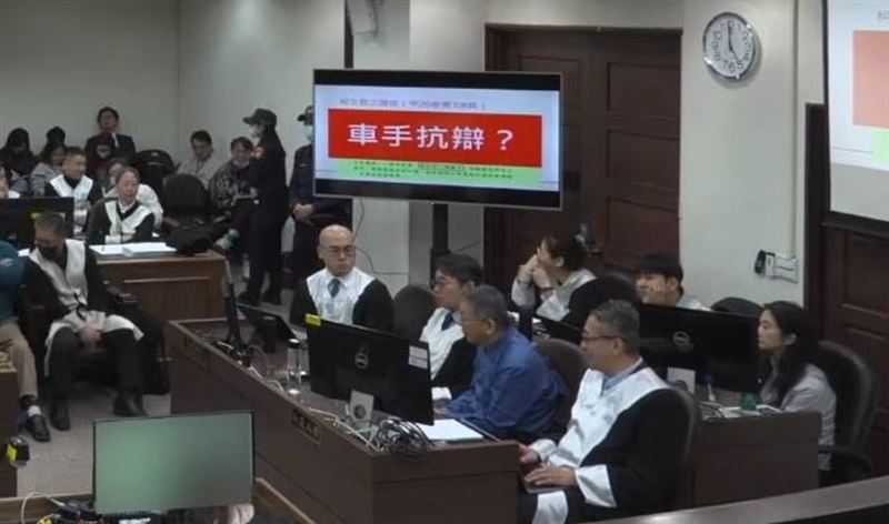 台灣新聞通訊社-柯P辯飛輪300萬是轉手！檢方神回一句「連律師都笑了」 柯傻眼表情曝光