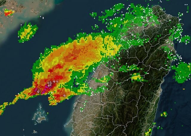 台灣新聞通訊社-快訊／首波開炸！雷雨帶靠近「2縣市」
