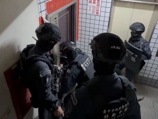 台灣新聞通訊社-假收購老酒真洗錢！25家空殼公司藏「賭資」儲值　洗錢逾54億9嫌羈押