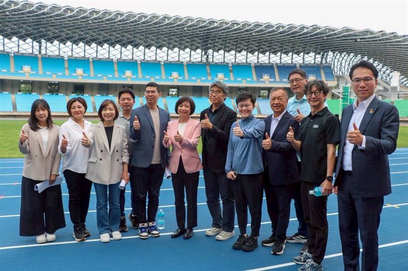 台灣新聞通訊社-參訪高雄世運主場館！何欣純借鏡「演唱會經濟」盼為台中打造新藍圖