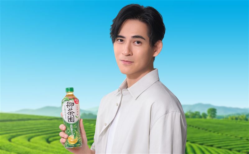 台灣新聞通訊社-御茶園25周年　攜手周渝民　用100%無香料回甘好茶 在忙碌中回味自然